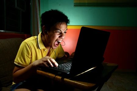 Kecanduan Game Bisa Picu Gangguan Mental, Benarkah? | HonestDocs