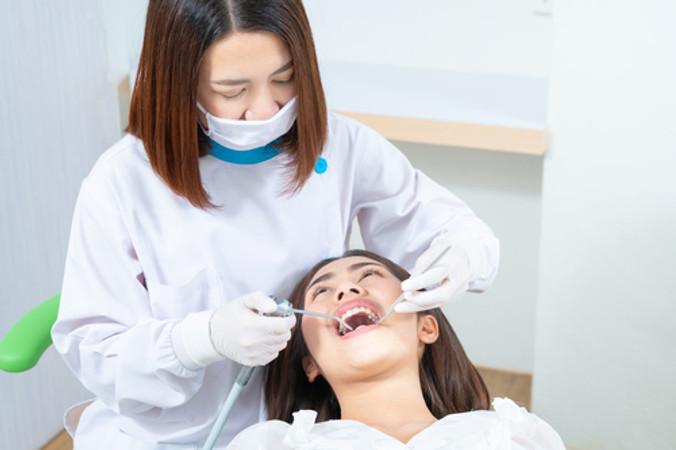 Pembersihan karang gigi   polishing   pemeriksaan intraoral camera at tooth's kingdom dental care