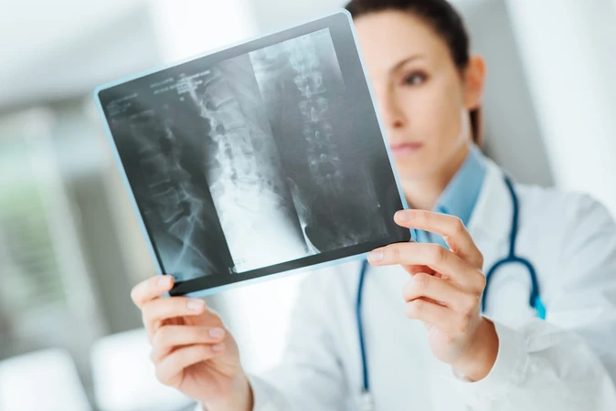 Patah Tulang Pinggul (Hip Fracture)