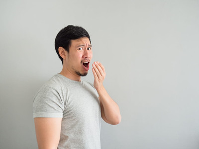 Ketahui Apa Yang Menyebabkan Bau Mulut Tak Sedap 