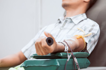 Pusing dan Lemas Setelah Donor Darah? Ketahui Penyebab & Solusinya