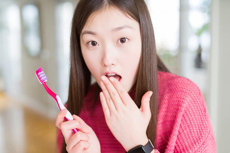 Cara Ampuh Menghilangkan Bau Mulut Karena Gigi Berlubang