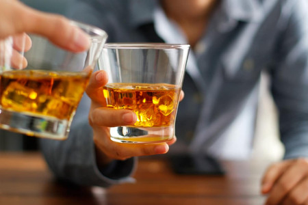 Alkohol dan Pengaruhnya Untuk Kesehatan