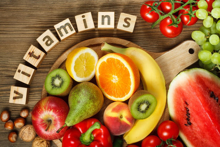 Kenali Manfaat & Efek Samping Vitamin A, C, dan E