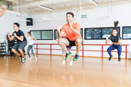 Manakah Yang Lebih Efektif Dalam Menurunkan Berat Badan: Latihan Kekuatan Otot Atau Kardio?