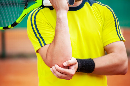 Tennis Elbow - Penyebab, Gejala, & Pengobatan