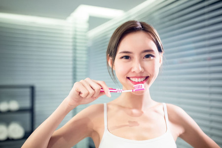 Langkah Menyikat Gigi dengan Benar
