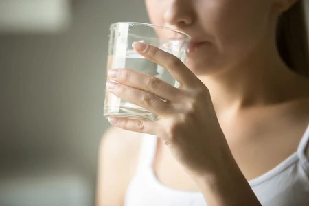 8 Manfaat Minum Air Putih 8 Gelas dalam Sehari