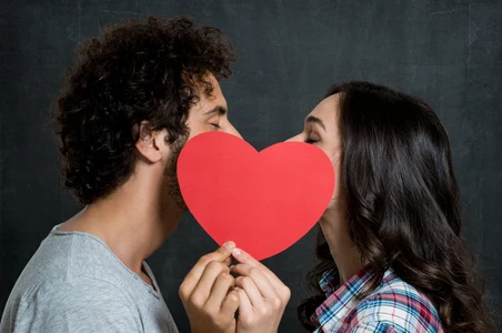 8 Fakta Menarik Tentang Ciuman dan Manfaatnya Bagi Kesehatan