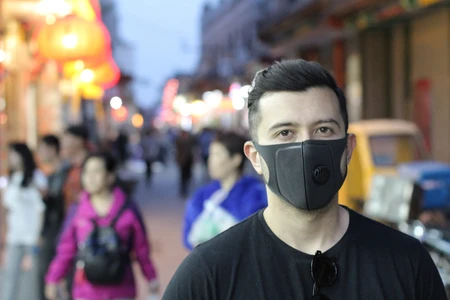 Lagi Ngetren Masker Elektrik, Bisakah Lindungi Tubuh dari Polusi?