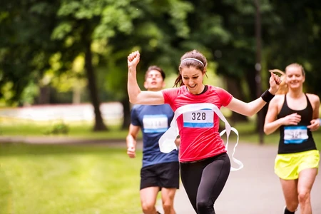 Ingin Umur Panjang?! Simak Baik-Baik Manfaat dan Bahaya Lari Maraton Berikut