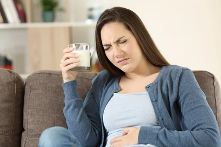 Perut Kembung dan Mual Setelah Minum Susu? Mungkin Ini Penyebabnya