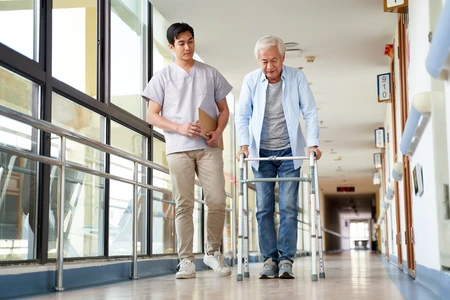 Yuk, Kenali Manfaat Fisioterapi bagi Lansia!