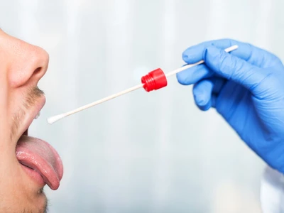 Memahami Perbedaan 3 Tes COVID-19: PCR, Swab Antigen, dan Rapid Test