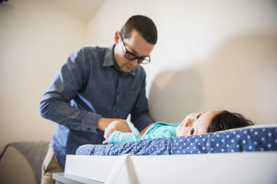 BAB Bayi Berwarna Hijau? Ini Penyebab dan Solusinya