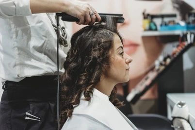 Cara Meluruskan Rambut Keriting Secara Alami