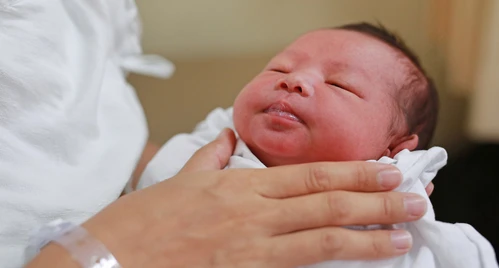 Bayi Sering Cegukan, Normalkah?