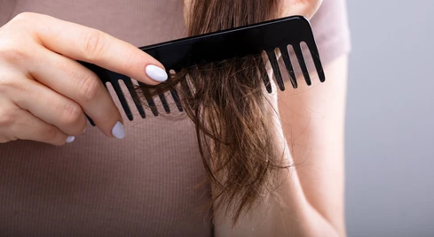Penyebab Rambut Rontok dan Cara Mengatasinya