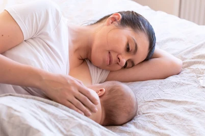 Ketahui Bagaimana Posisi Menyusui yang Baik Untuk Anak