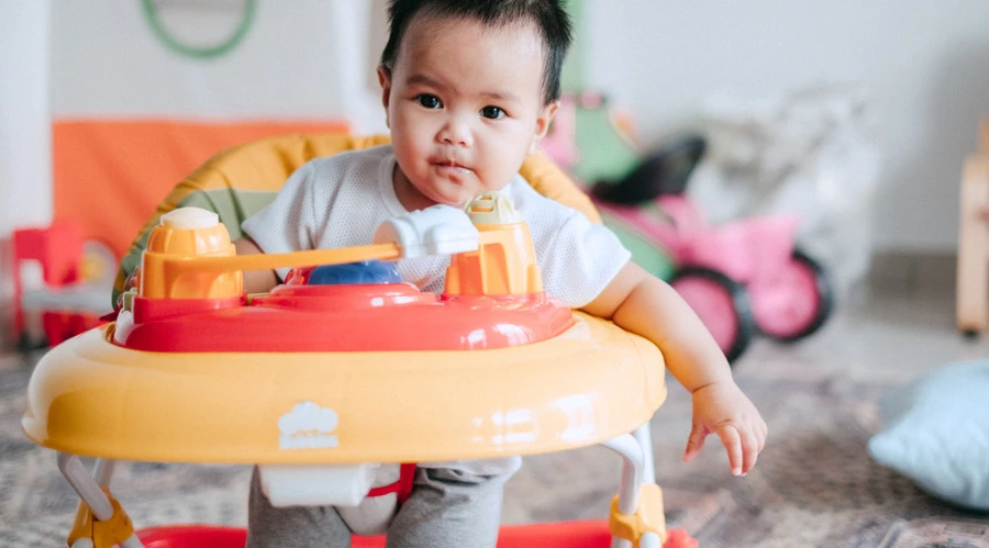 Ketahui Bahaya Penggunaan Baby Walkers Untuk Bayi Anda