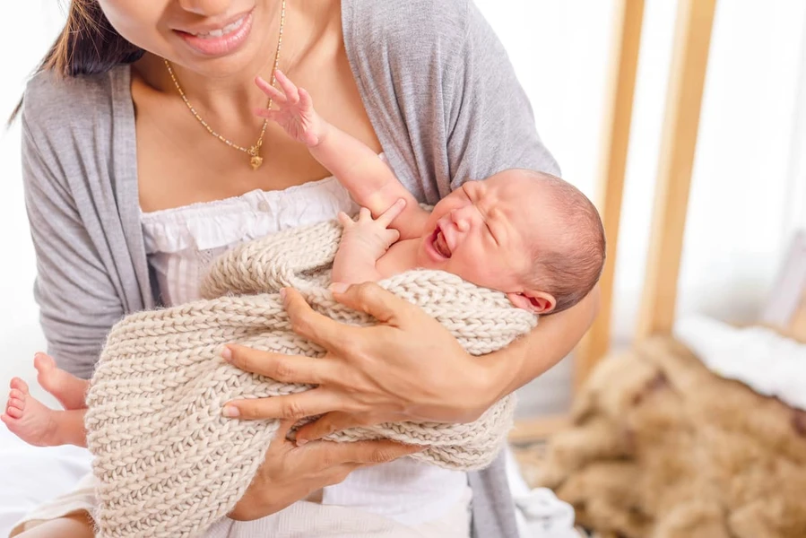 Menggendong Bayi Ada Aturannya, lho