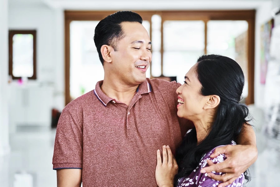 Fakta Unik Kalau Berpelukan Dapat Bikin Awet Muda 