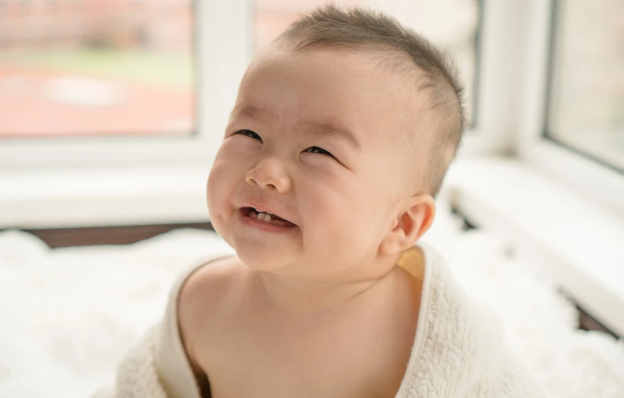 Umur Berapa Bayi Tumbuh Gigi? Ayah Bunda Wajib Tahu