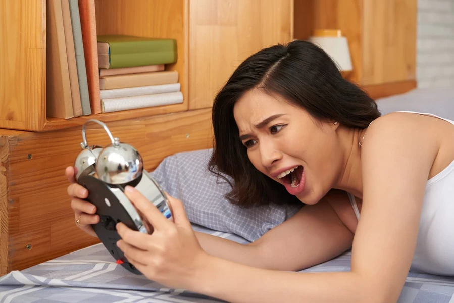 Sering Bangun Kesiangan? Coba Cara Mudah Bangun Pagi Ini