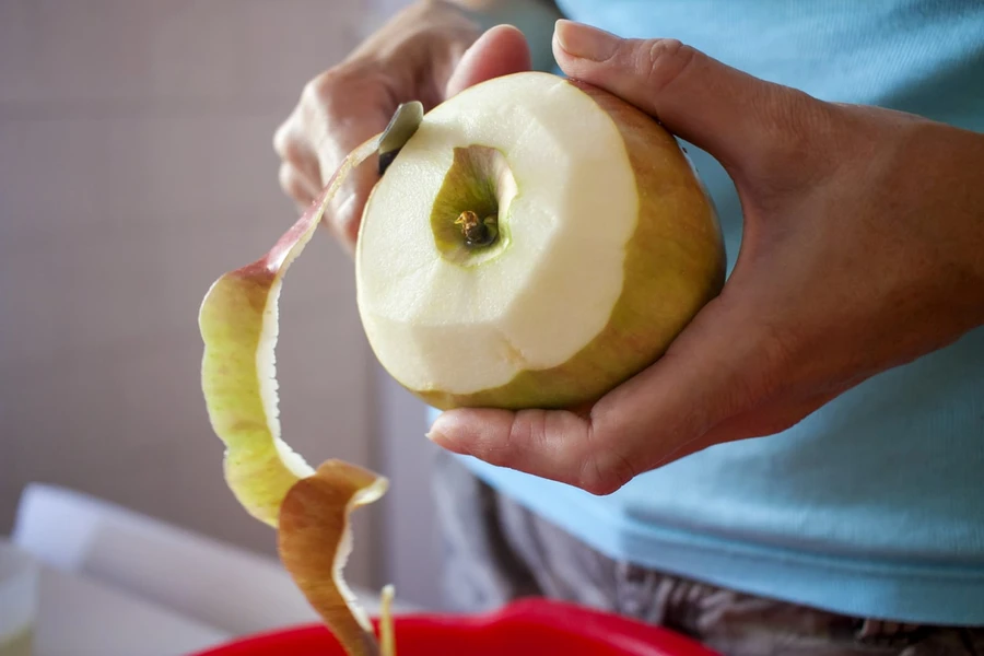 Menikmati Buah dan Sayur, Haruskah di Kupas Dulu Kulitnya?