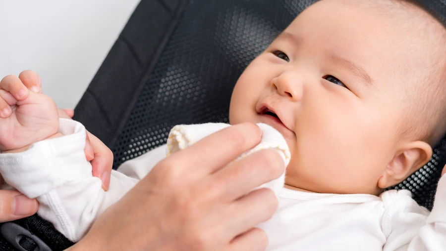 Kenapa Bayi Sering Gumoh? Inilah Penyebab dan Solusinya