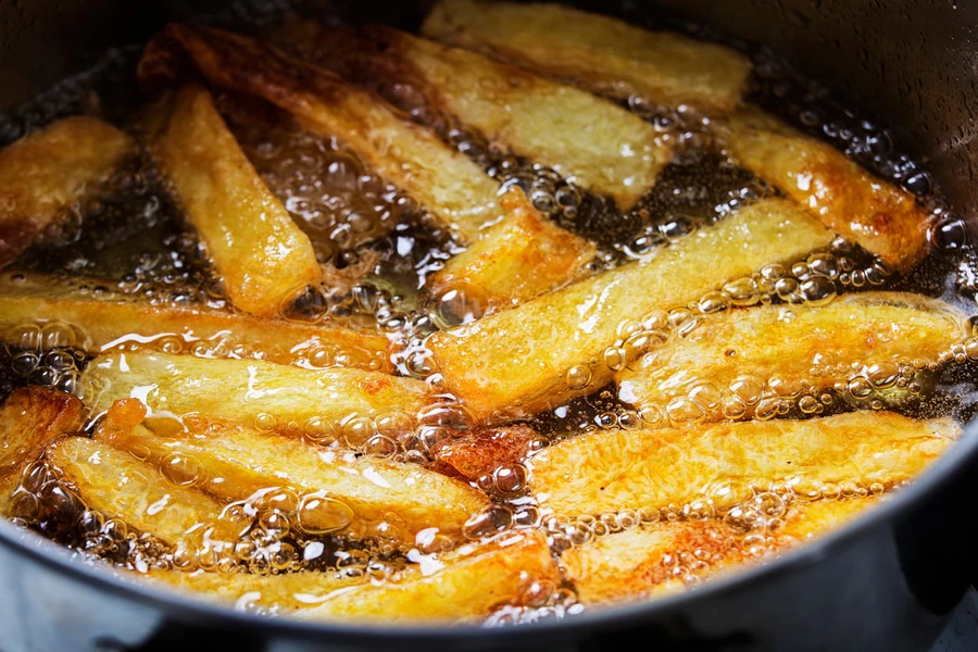 Awas, Ini 3 Bahaya Minyak Goreng Bekas Bagi Kesehatan