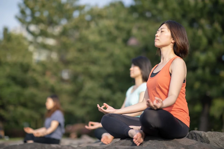 Mau Coba Olahraga Yoga? Kenapa Tidak?