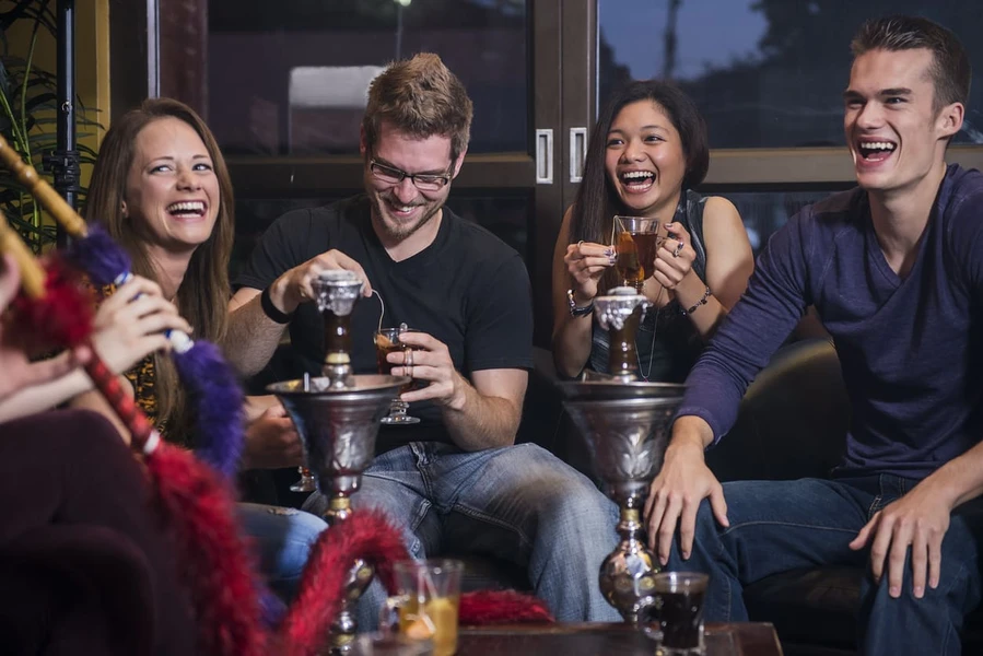 Lebih Aman Menggunakan Shisha atau Rokok Elektrik?