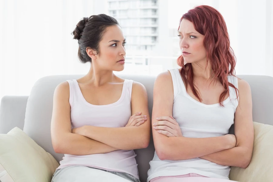 Inilah Alasan Psikologis Mengapa Sesama Perempuan Hobi Nyinyir