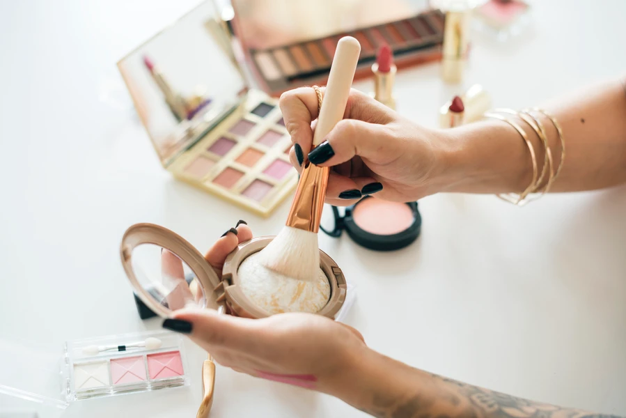 Cara Memilih Produk Kosmetik Yang Aman