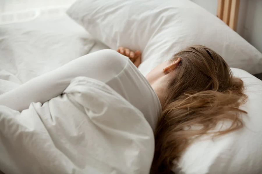 Tips Ampuh Agar Tidur Lebih Nyenyak Meski Sedang Sakit Pinggang