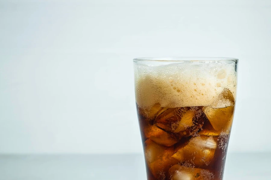 Bahaya & Manfaat Mengonsumsi Minuman Bersoda