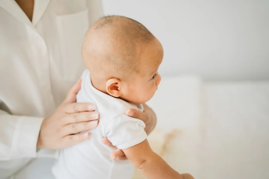 jangan-khawatir-saat-bayi-cegukan-ini-cara-mengatasinya