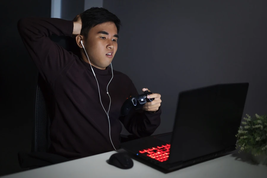 Duh, Keseringan Main Game Bisa Picu 6 Masalah Ini!