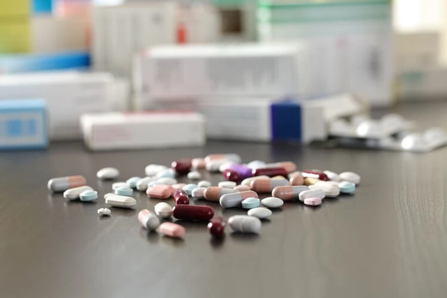 Jenis Obat yang Tak Boleh Diminum Sebelum Disuntik Vaksin COVID-19
