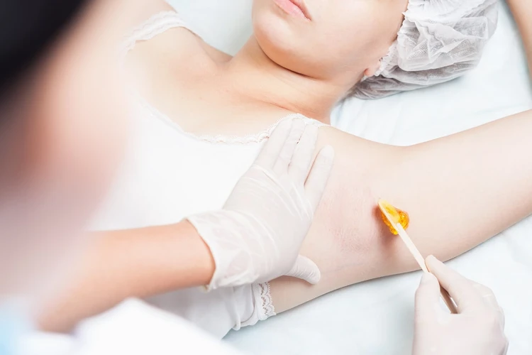 Ketiak Mulus dan Bersih Dengan Metode Waxing