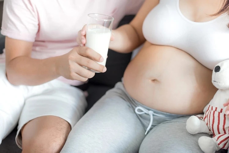 Susu Terbaik Untuk Ibu Hamil (Tips Memilih)