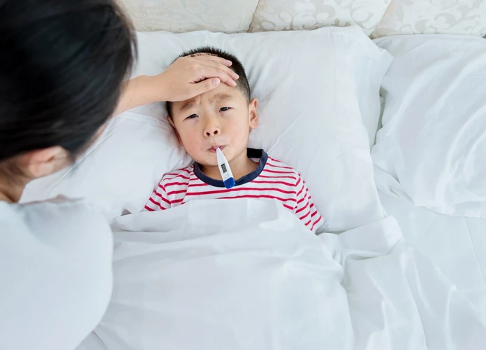 8 Penyebab Demam Berulang pada Anak dan Cara Mengatasinya