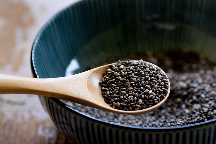 22 Manfaat Chia Seed Bagi Kesehatan Beserta Efek Sampingnya