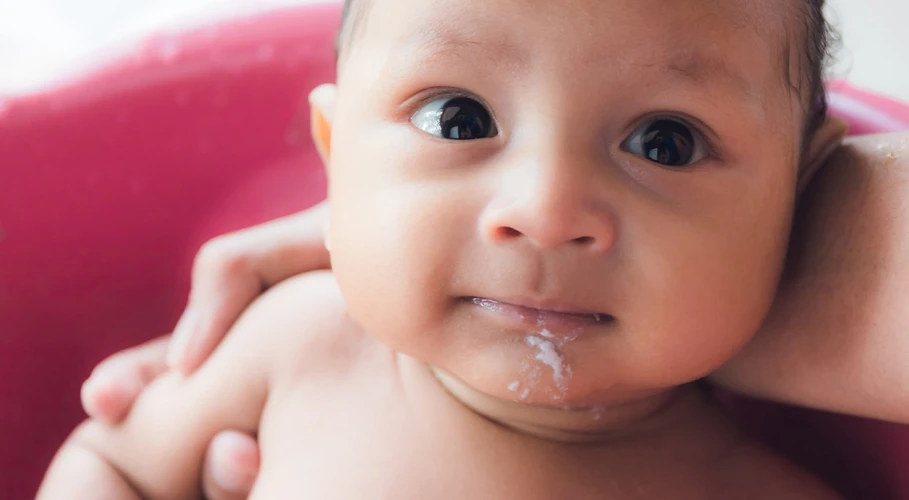 6 Penyebab Bayi Sering Muntah Setelah Minum Asi