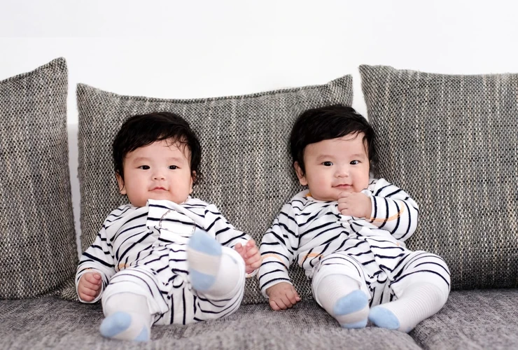9 Cara Membuat Anak Kembar