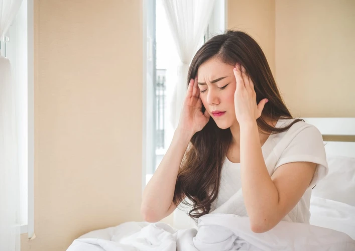 5 Cara Hadapi Sakit Kepala Saat Puasa