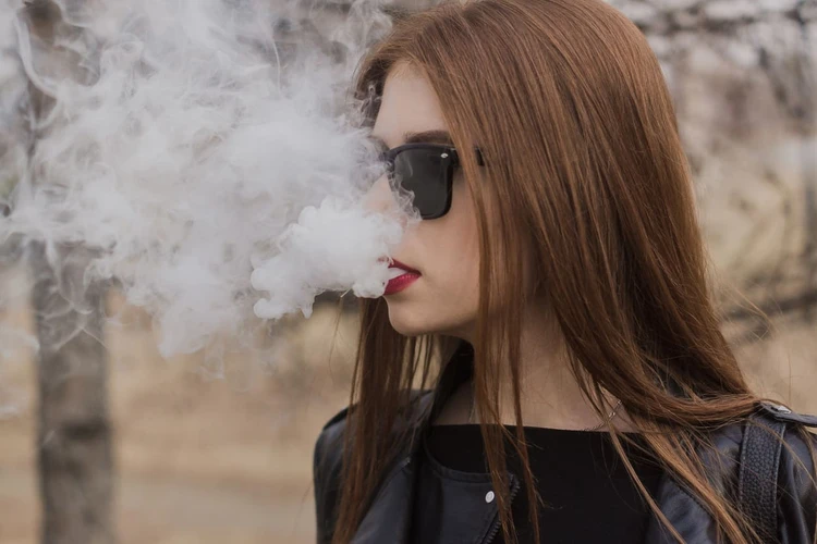 Merokok Ternyata Lebih Berbahaya Bagi Wanita