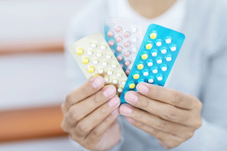 Pertimbangkan Manfaat Pil KB dan Kekurangannya Sebelum Cegah Kehamilan