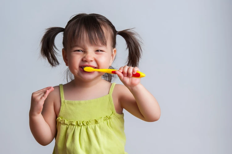 Kapan Waktu yang Tepat Mengganti Sikat Gigi Anak?